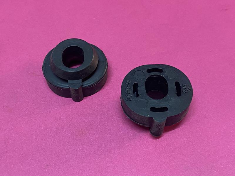 RADYATÖR ALT LASTİK CORSA D