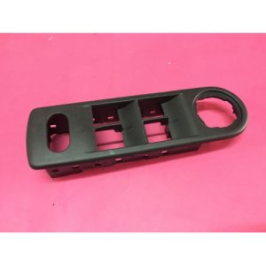 CAM DÜĞMESİ ÇERÇEVESİ SOL ÖN CLIO 4 809618236R