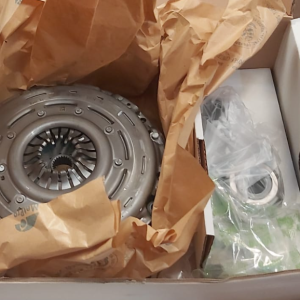 DMF VOLANT SETI DEBRIYAJ SETI BILYA VOLAN CIFT KUTLE FOCUS C MAX CAP 04 08 FOCUS II CB4 04 11 1. MAZDAIII 03 09 S40 S40 II 06 12 V50 04 OYNAR GÖBEK